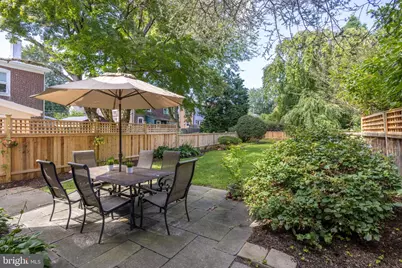 39 W Gravers Lane, Philadelphia, PA 19118 - Photo 16