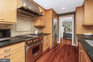 39 W Gravers Ln, Philadelphia, PA 19118 - Photo 8