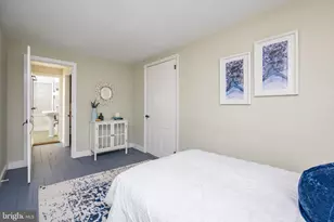 39 W Gravers Ln, Philadelphia, PA 19118 - Photo 12