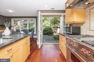 39 W Gravers Ln, Philadelphia, PA 19118 - Photo 6