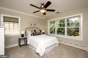 39 W Gravers Ln, Philadelphia, PA 19118 - Photo 10