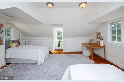 39 W Gravers Lane, Philadelphia, PA 19118 - Photo 14