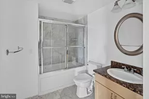 200 Lombard St, Philadelphia, PA 19147 - Photo 16