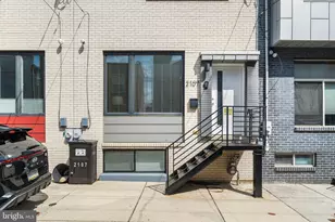 2107 E Arizona St, Philadelphia, PA 19125 - Photo 2