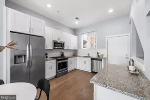 2107 E Arizona St, Philadelphia, PA 19125 - Photo 10