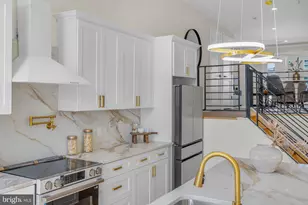 2425 Hartranft St, Philadelphia, PA 19145 - Photo 6