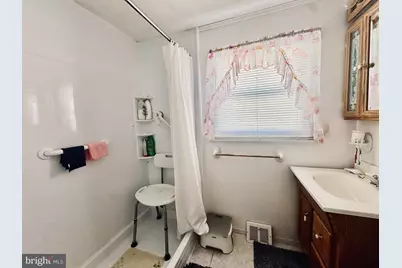 8 Shipley Place, Philadelphia, PA 19152 - Photo 12