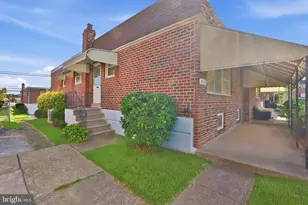 2131 Oakmont St, Philadelphia, PA 19152 - Photo 2