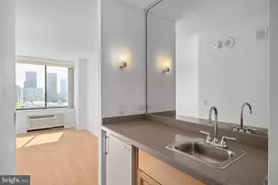 2001 Hamilton St, Philadelphia, PA 19130 - Photo 20