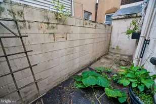 1948 E Moyamensing Ave, Philadelphia, PA 19148 - Photo 16