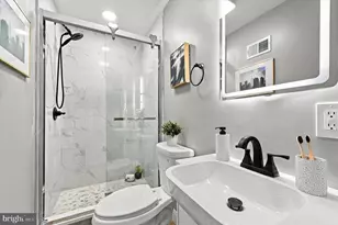 1320 17th Street S, Philadelphia, PA 19146 - Photo 22