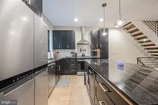 1109 Earl St, Philadelphia, PA 19125 - Photo 12