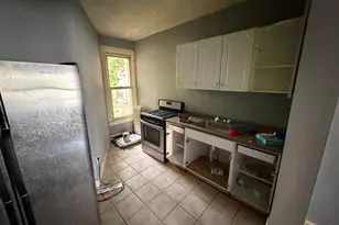 522 W Somerville Ave, Philadelphia, PA 19120 - Photo 6