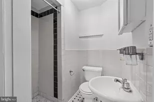 159 N 21st St, Philadelphia, PA 19103 - Photo 10