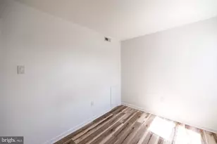 1728 Green St, Philadelphia, PA 19130 - Photo 8