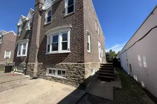 1427 Friendship St, Philadelphia, PA 19111 - Photo 4