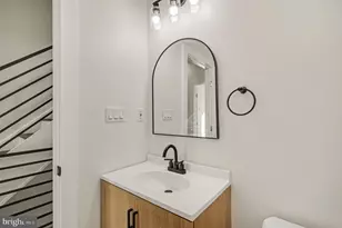 2455 Coral St, Philadelphia, PA 19125 - Photo 12