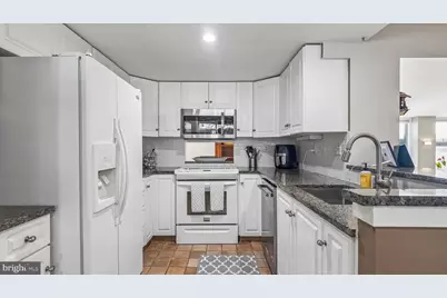 7 N Christopher Columbus Boulevard #246, Philadelphia, PA 19106 - Photo 12
