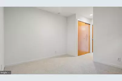 7 N Christopher Columbus Boulevard #246, Philadelphia, PA 19106 - Photo 24