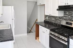 611 Green Ln, Philadelphia, PA 19128 - Photo 8