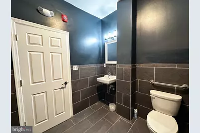 526 W Girard Avenue #FIRST FLOOR, Philadelphia, PA 19123 - Photo 2