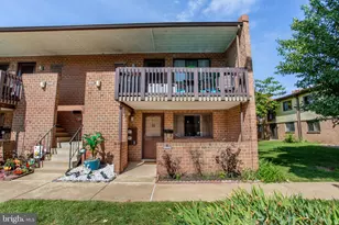 18106 Delaire Landing Rd, Philadelphia, PA 19114 - Photo 2