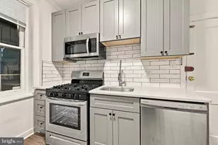 334 Lombard St, Philadelphia, PA 19147 - Photo 6