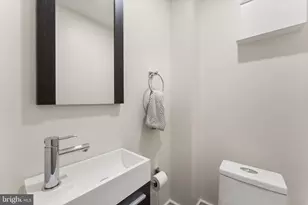 870 N Lawrence St, Philadelphia, PA 19123 - Photo 16