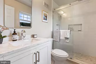14 Newton St, Philadelphia, PA 19118 - Photo 16