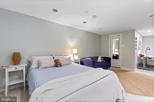 14 Newton St, Philadelphia, PA 19118 - Photo 20