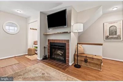 14 Newton Street #F27, Philadelphia, PA 19118 - Photo 4