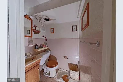 7402 Dicks Avenue, Philadelphia, PA 19153 - Photo 22