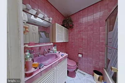 7402 Dicks Avenue, Philadelphia, PA 19153 - Photo 18