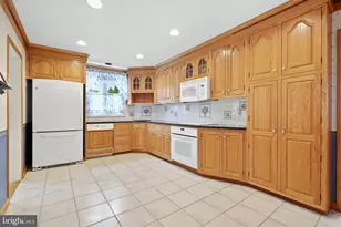 726 Ripley Pl, Philadelphia, PA 19111 - Photo 10