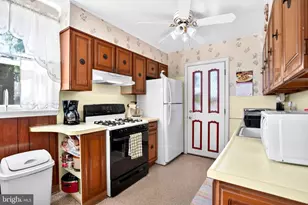 2208 Stanwood St, Philadelphia, PA 19152 - Photo 14