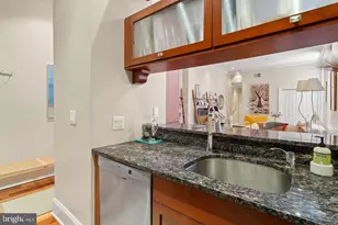 2049 Walnut St, Philadelphia, PA 19103 - Photo 4