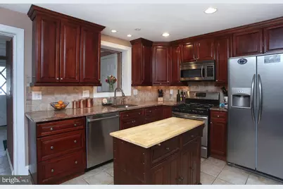 207 Lauriston Street, Philadelphia, PA 19128 - Photo 6