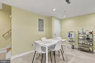 1027 N 4th St, Philadelphia, PA 19123 - Photo 12