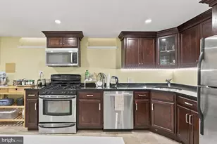 1027 N 4th St, Philadelphia, PA 19123 - Photo 8