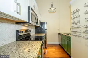 2429 Locust St, Philadelphia, PA 19103 - Photo 4
