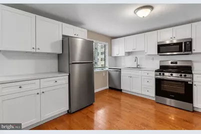 2319 Walnut Street #3, Philadelphia, PA 19103 - Photo 4