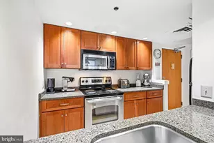 301 Race St, Philadelphia, PA 19106 - Photo 8