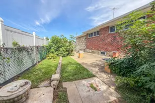 9601 Dedaker St, Philadelphia, PA 19115 - Photo 46