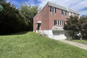 825 W Bells Mill Rd, Philadelphia, PA 19128 - Photo 2