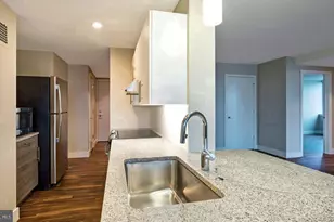 2200 Benjamin Franklin Pkwy, Philadelphia, PA 19130 - Photo 4