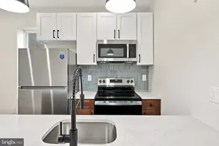 2645 N 8th St, Philadelphia, PA 19133 - Photo 12