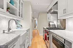 210 Locust St, Philadelphia, PA 19106 - Photo 12