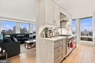 210 Locust St, Philadelphia, PA 19106 - Photo 6