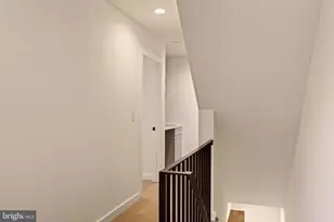 960 N 6th St, Philadelphia, PA 19123 - Photo 34