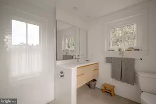 134 W Highland Ave, Philadelphia, PA 19118 - Photo 26